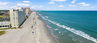 Oceanfront Resort - 2 Bedroom - Pools -Hot tubs - Kitchen