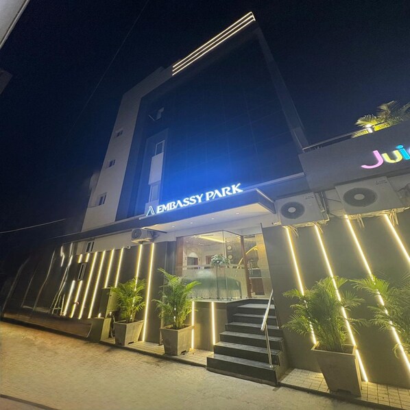 ด้านหน้าที่พัก