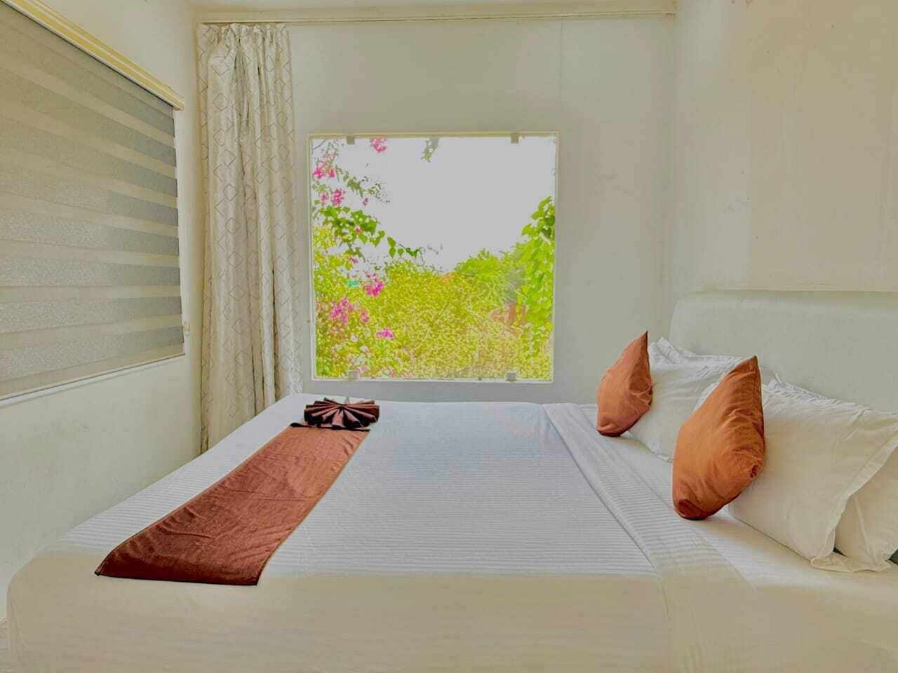 Habitación Confort doble, Aire acondicionado, vistas al complejo turístico | Escritorio, espacio para trabajar con un portátil, wifi gratis