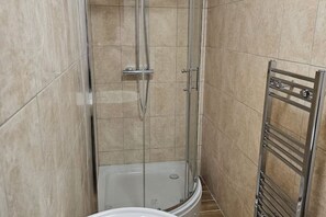 Shower - Amazing Double En-suite Room (Ponders End)