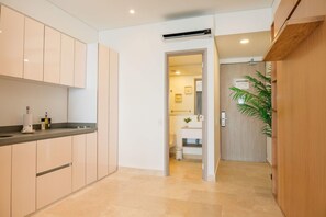 Ducha, secador de pelo y toallas