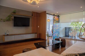 1 bedroom, desk, iron/ironing board, WiFi