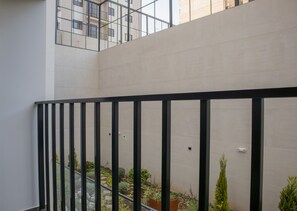 A relaxing and cozy balcony - w* | Stylish 1BR with Balcony in Miraflores (Miraflores)