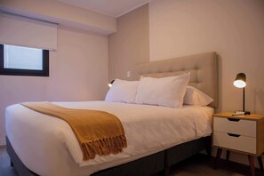 1 habitación, tabla de planchar con plancha, wifi y ropa de cama 