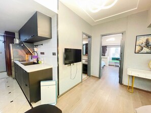 Suite – comfort, byutsikt | Eget kjøkken | Mikrobølgeovn og kjøkkenutstyr