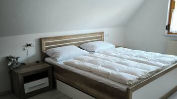 4 Schlafzimmer, Schreibtisch, kostenloses WLAN, Bettwäsche