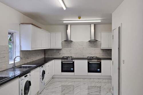 Bright En-suite Double Room