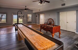 Game room - Lakefront 6BR Retreat w/ Game Room (Burnet)