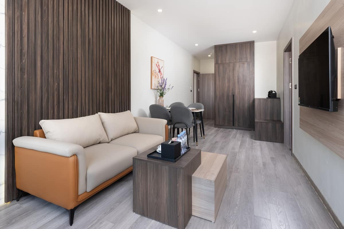 Luxury Suite, City View | 1 bedroom, minibar, soundproofing, rollaway beds