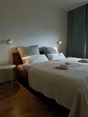 1 Schlafzimmer, Schreibtisch, Bügeleisen/Bügelbrett, kostenloses WLAN