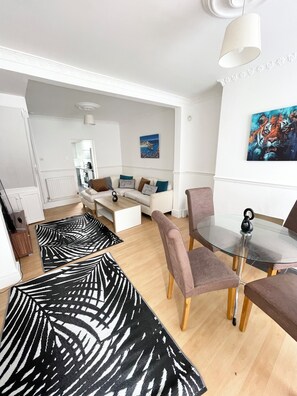 Interior - Cute two bedroom house with free street parking & WiFi (Liverpool)