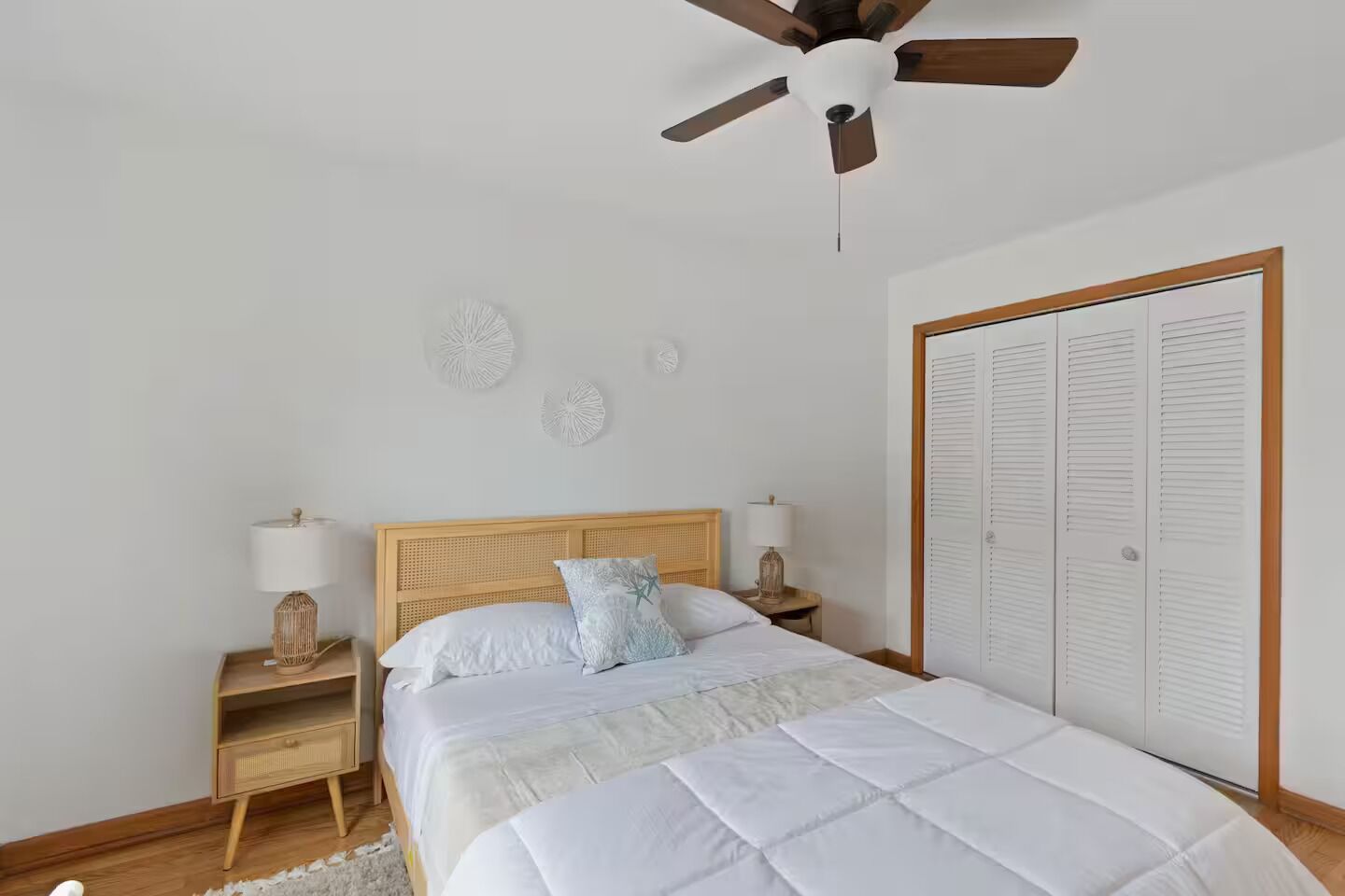 2 chambres, lit parapluie, Wi-Fi gratuit, draps fournis