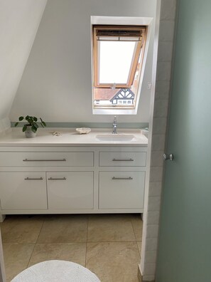 Interior - Designer SW London 4Bed Home, Garden/Parking, close to Nature & Central London (London)