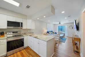 Fridge, oven, stovetop, dishwasher
