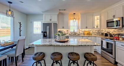 Creekside Chill by Chatuge Home Concierge | Firepit, Fishing & Dog-Friendly Retreat, On the Creek