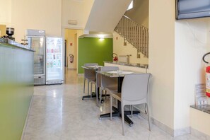 Apartment | Dining