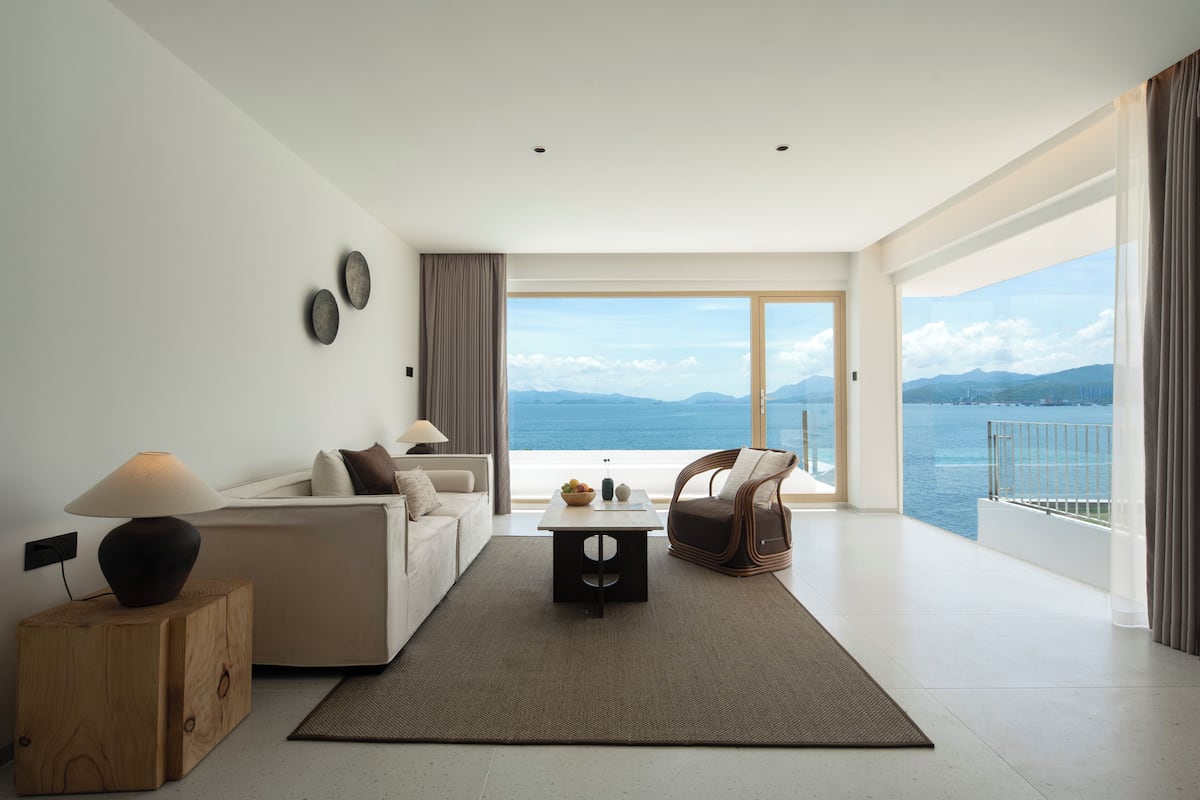Premier Studio Suite, Balcony, Sea View | Premium bedding, down comforters, free minibar, individually decorated