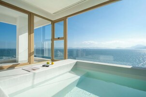 Superior Double Room, Balcony, Sea View | Bathroom | Separate tub and shower, rainfall showerhead, free toiletries