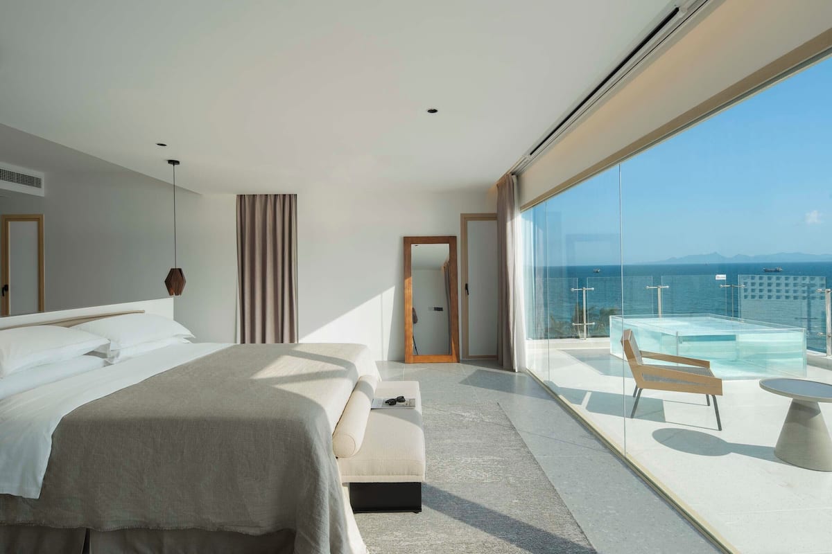 Presidential Double Room, Balcony, Sea View | Premium bedding, down comforters, free minibar, individually decorated