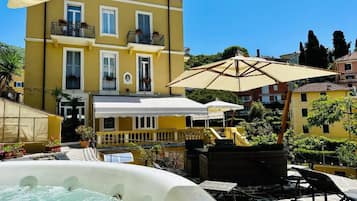Idromassaggio all'aperto