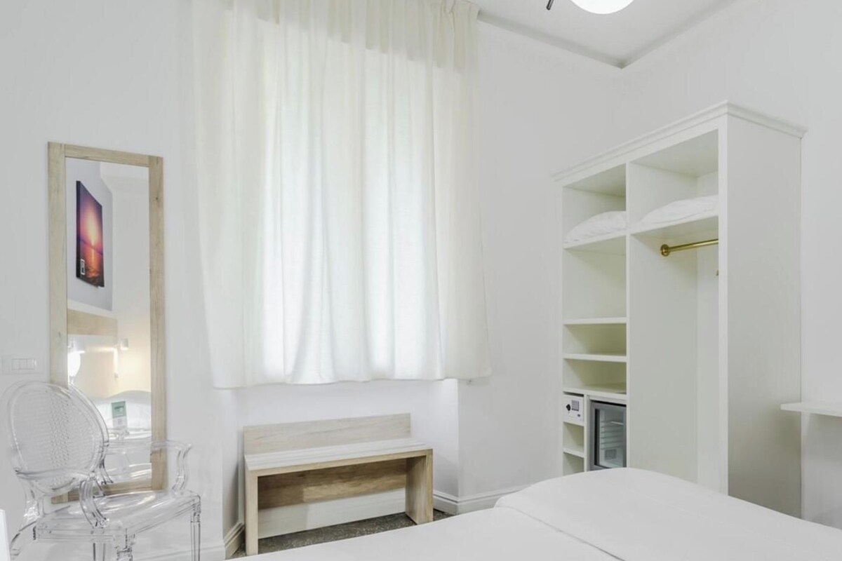 Double room economy