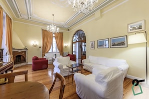 Lobby sitting area - Hotiday Room Collection - Rapallo (Rapallo)