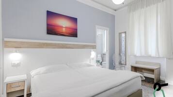 Minibar, in-room safe, desk, free WiFi