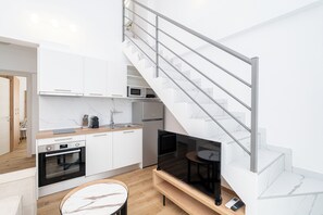 Standard Loft | Private kitchen | Full-size fridge, microwave, oven, espresso maker - Green Almond Residential Complex (Pangaio)