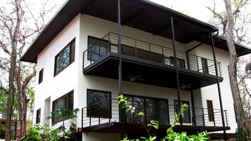 Apartment, 3 Bedrooms, Balcony | Exterior