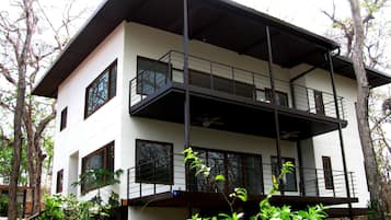 Apartment, 3 Bedrooms, Balcony | Exterior