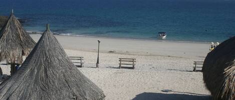 Apartment, 3 Bedrooms, Balcony | Beach