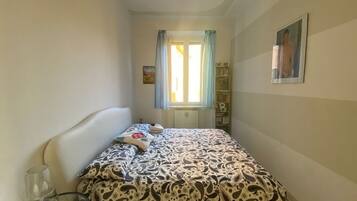 1 camera, Wi-Fi, lenzuola