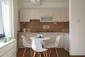 豪華開放式套房, 陽台, 城市景觀 | 熨斗/熨衣板、免費無線上網