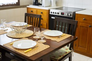 Fridge, microwave, oven, coffee/tea maker