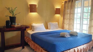 Quarto luxo | Escrivaninha, Wi-Fi de cortesia, roupa de cama