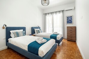 Apartment, 2 Bedrooms, Balcony, City View | 2 bilik tidur, peralatan tempat tidur premium, peti besi dalam bilik 