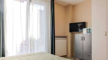 Casa | 1 dormitorio, espacio para trabajar con un portátil, ropa de cama