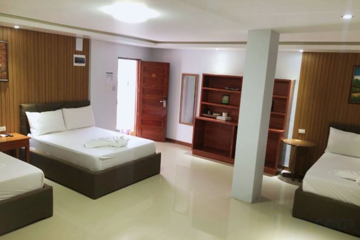 Rollaway beds, free WiFi, bed sheets