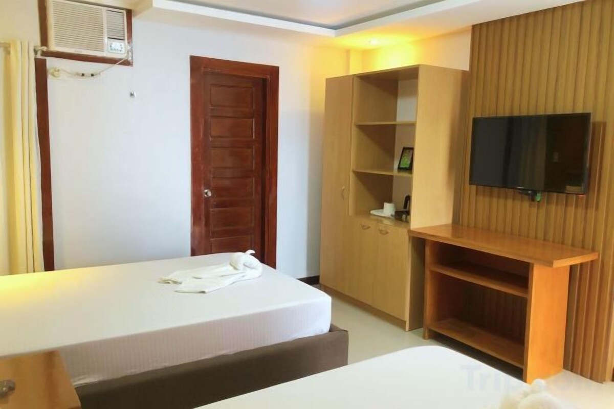 Rollaway beds, free WiFi, bed sheets