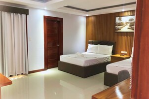 Premium Quadruple Room | Rollaway beds, free WiFi, bed sheets, wheelchair access