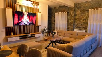 Smart TV, video games