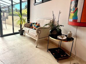 TV, fireplace, DVD player, ping pong