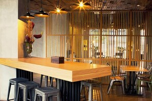 Restaurant - Mooz Hotel Surabaya (Surabaya)