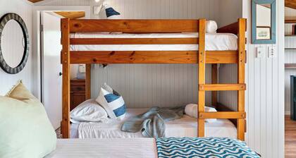 The Cabin by Coast Hosting