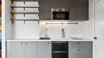 Fridge, microwave, stovetop, coffee/tea maker