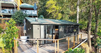The Cabin by Coast Hosting