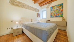 Unclassified image, 5 of 11, button - ApartmentsGarda - Borgo Garibaldi 3 (Bardolino)