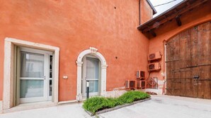 Unclassified image, 2 of 11, button - ApartmentsGarda - Borgo Garibaldi 3 (Bardolino)