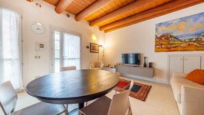 Unclassified image, 4 of 11, button - ApartmentsGarda - Borgo Garibaldi 3 (Bardolino)