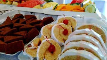 Tägliches inbegriffenes kontinentales Frühstück